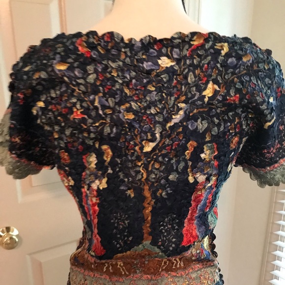 Beautiful stretch short sleeve top - Picture 2 of 5